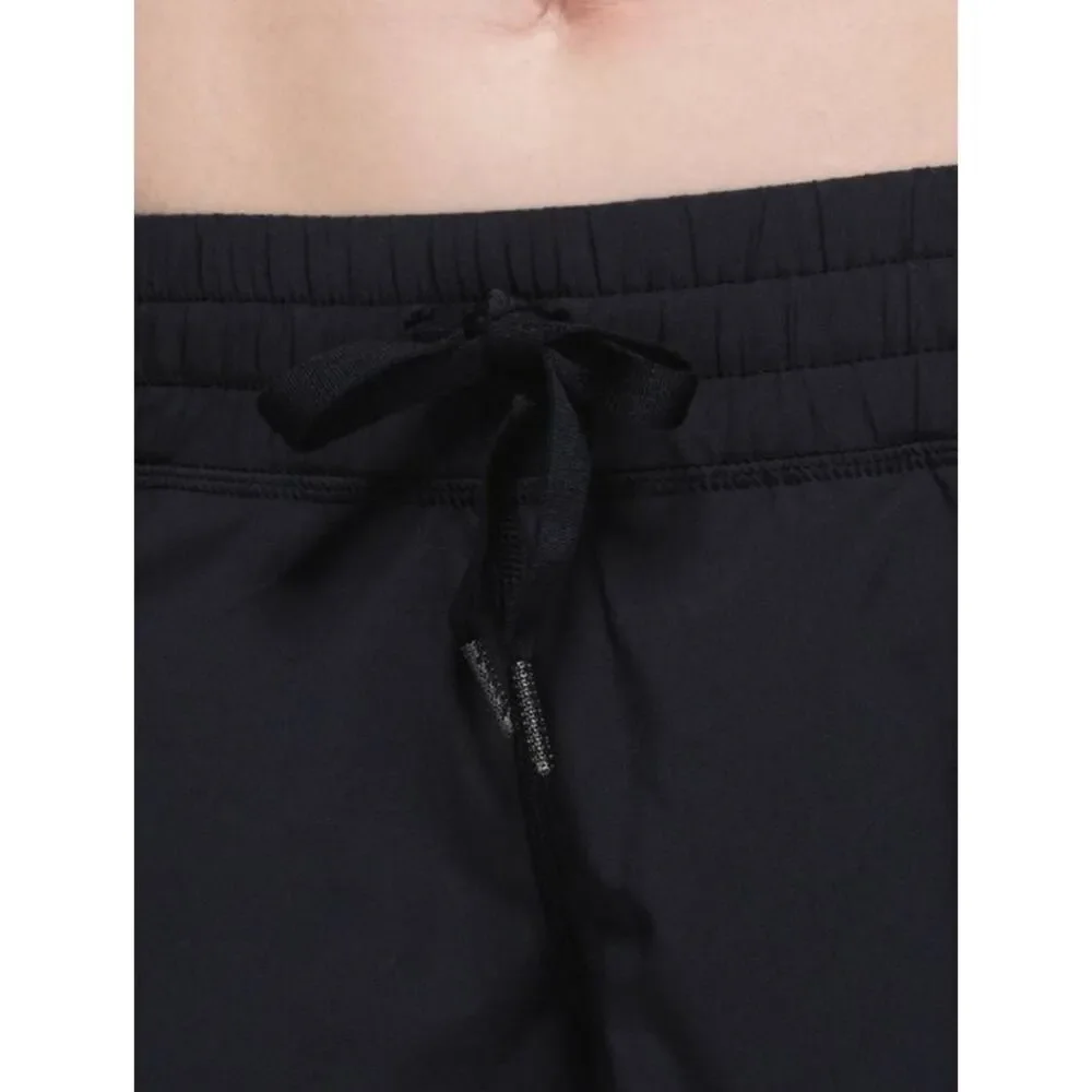 LULULEMON ATHLETICA Hot To The Street Short Size 4